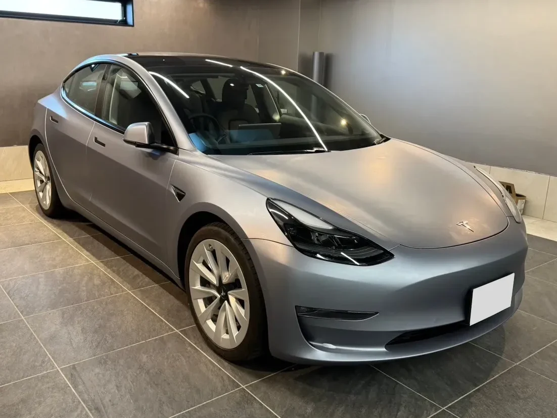 アルファによるカーコーティング施工事例。圧倒的な輝きを放つボディ。