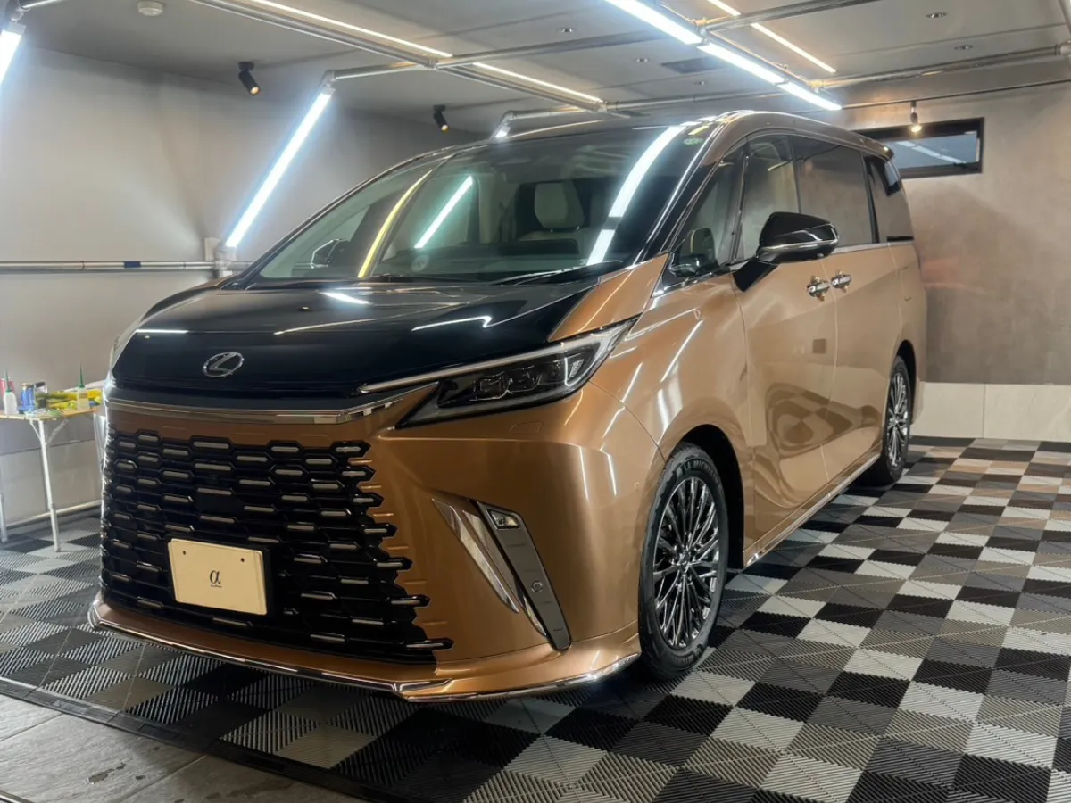 施工事例レクサスLMの写真2