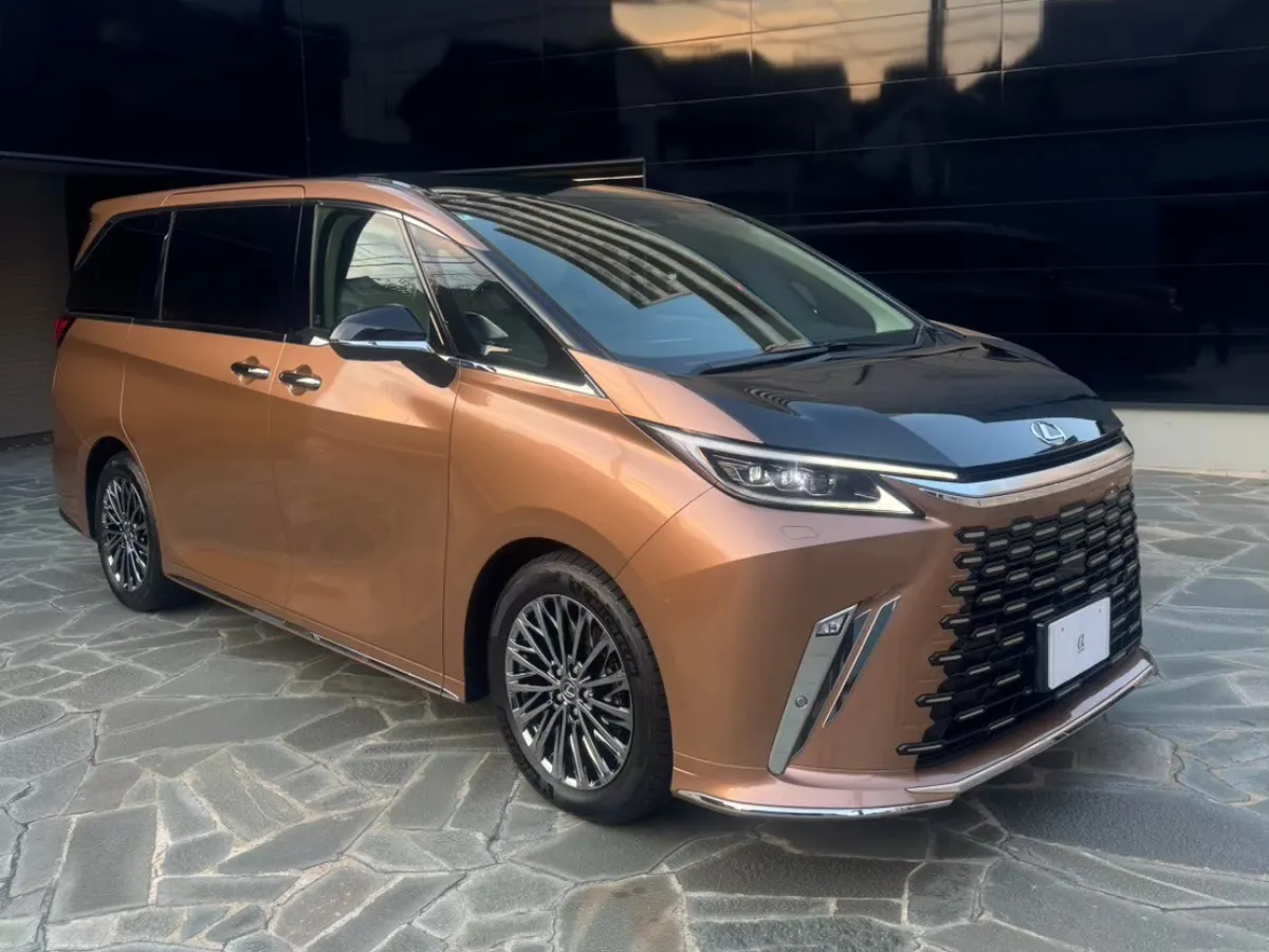 施工事例レクサスLMの写真3