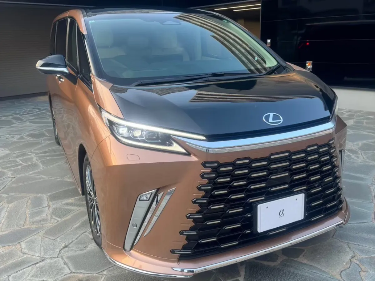 施工事例レクサスLMの写真4