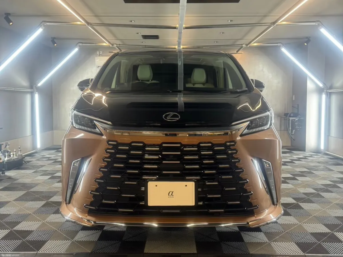 施工事例レクサスLMの写真5