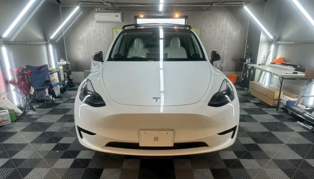 テスラのグリルレスデザインにこそプロテクションフィルムが必要について解説