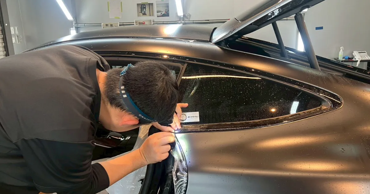 メルセデス・ベンツ AMG GT 63 細部へのプロテクションフィルム貼り込み作業