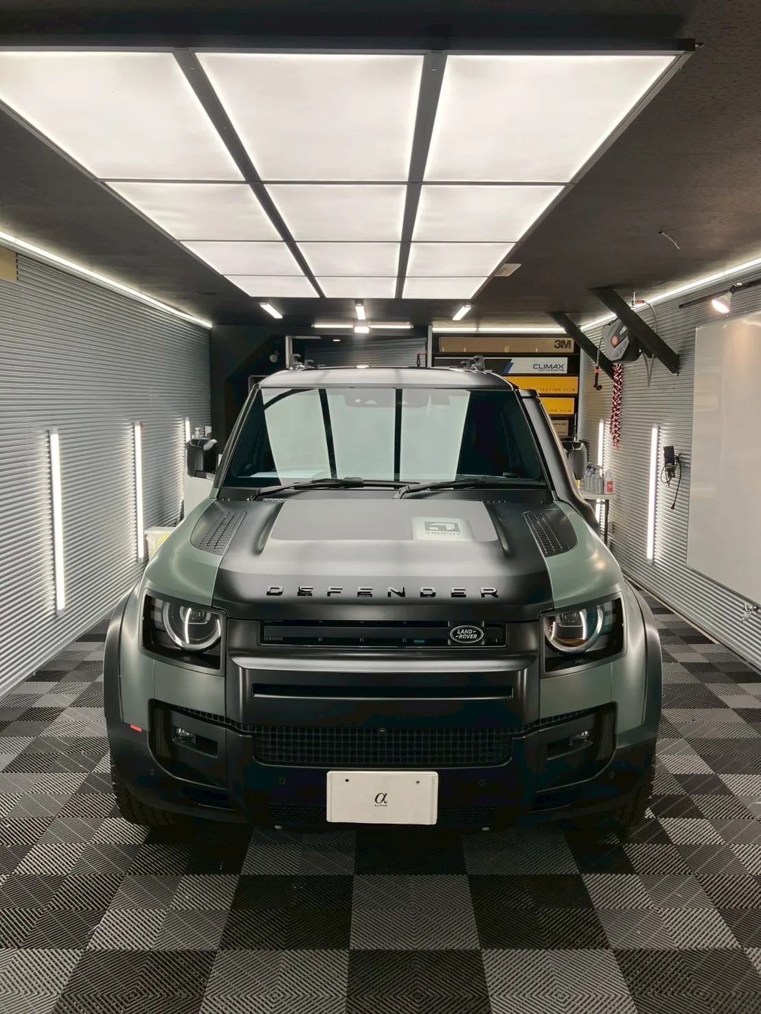 ディフェンダー110 ステルスPPF施工後のフロントビュー